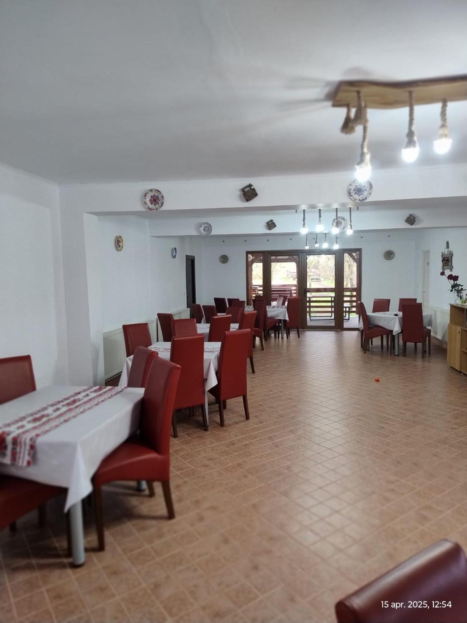Săpînţa Cris & Mona酒店 外观 照片
